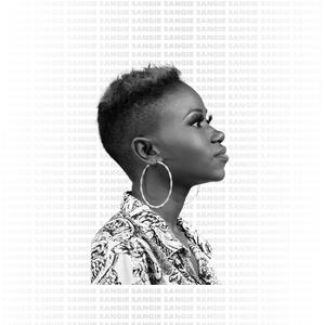 美女们没有衣服和裤子网站
