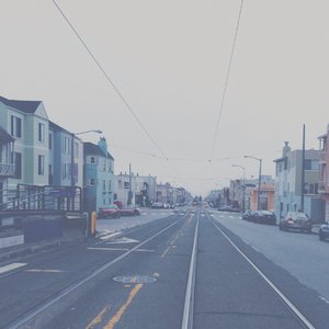 美女们没有衣服和裤子网站
